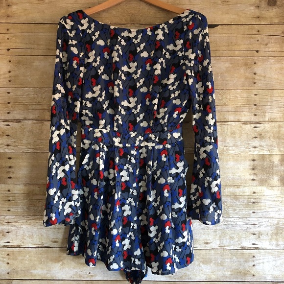 GLAMOROUS Bell Sleeve Floral Print Romper - Picture 3 of 8